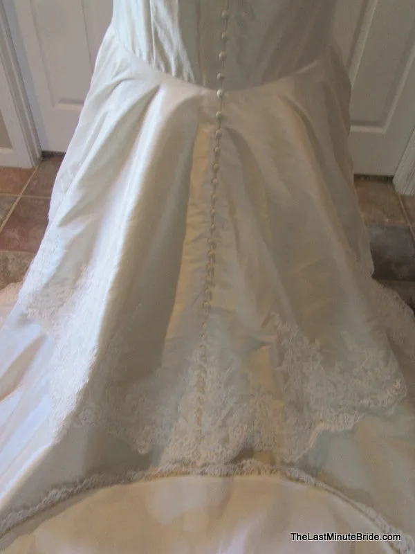 Allure Bridals 2711