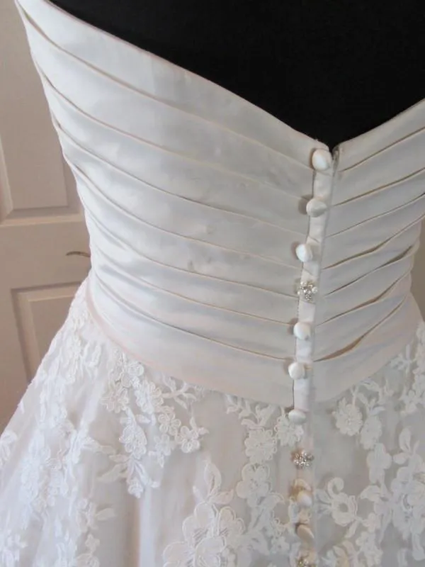 Allure Bridals 9202