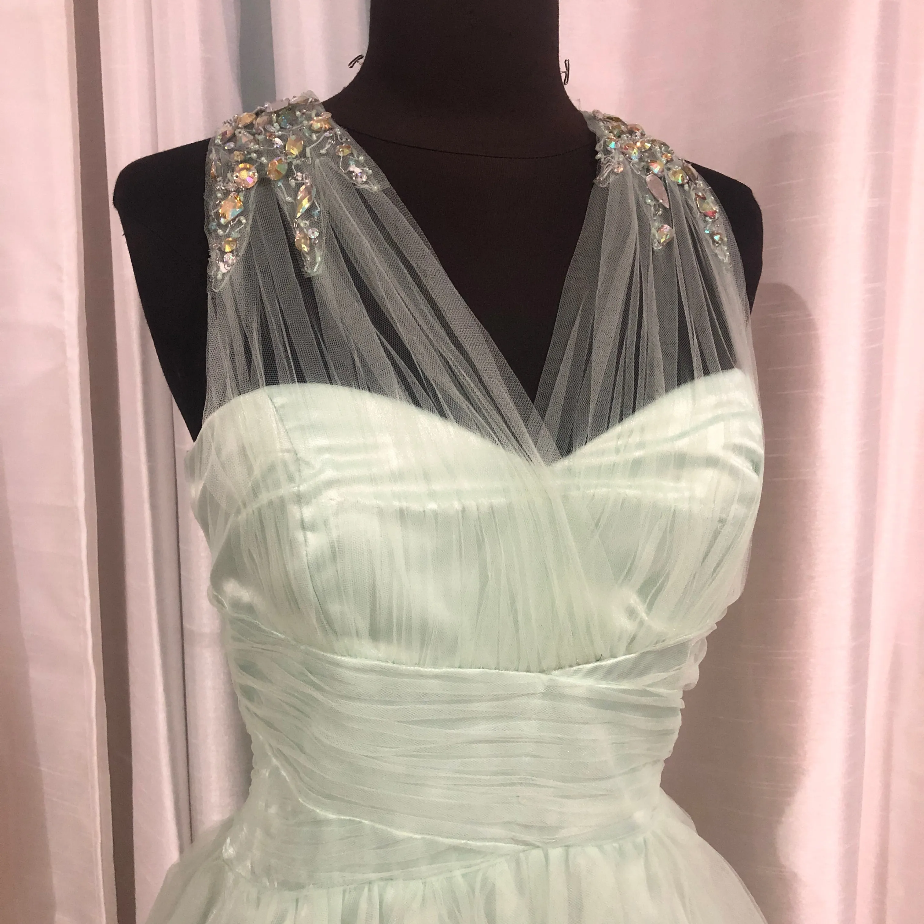 BOUTIQUE Short Mint Green Gown Size 13