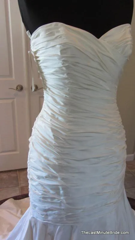 Paloma Blanca 4054
