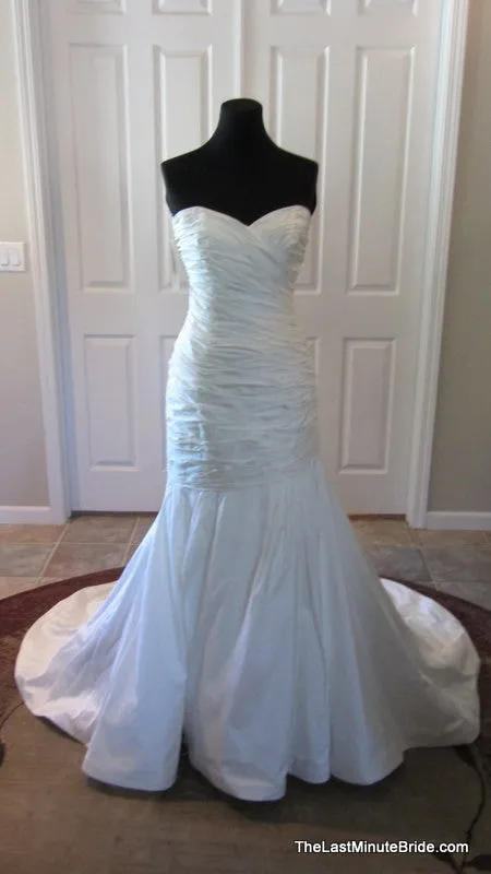 Paloma Blanca 4054