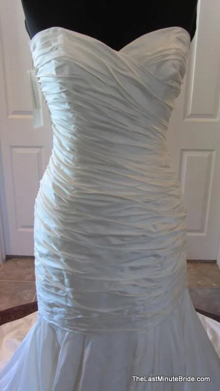 Paloma Blanca 4054