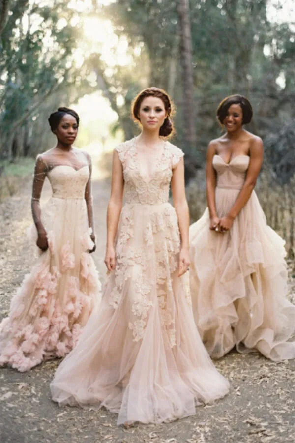 Roycebridal Gorgeous Tulle V-neck Sleeveless Floor-Length Lace Wedding Dresss with Appliques, MW246
