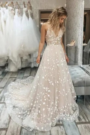 Tulle A-line V-neck Spaghetti Straps Lace Appliques Wedding Dresses, MW863